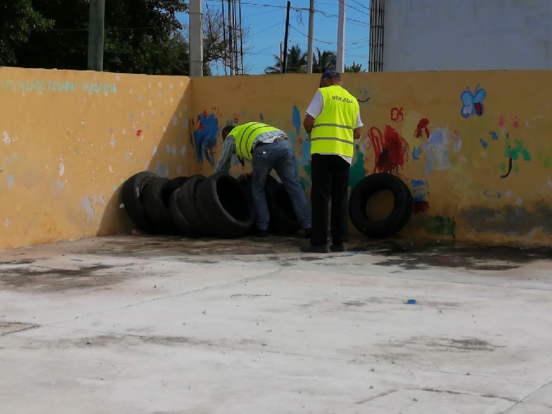 Fumigan Escuelas Para Prevenir El Dengue Zika Y Chikungunya El Grillo