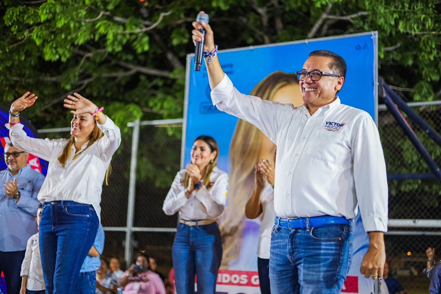 Víctor Hugo Lozano y Cecilia Patrón comprometidos con Vergel El Grillo