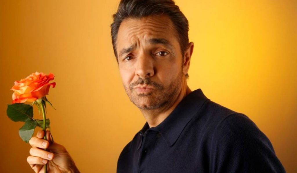 Eugenio Derbez en “Acapulco”, la nueva serie de Apple TV+ | El Grillo