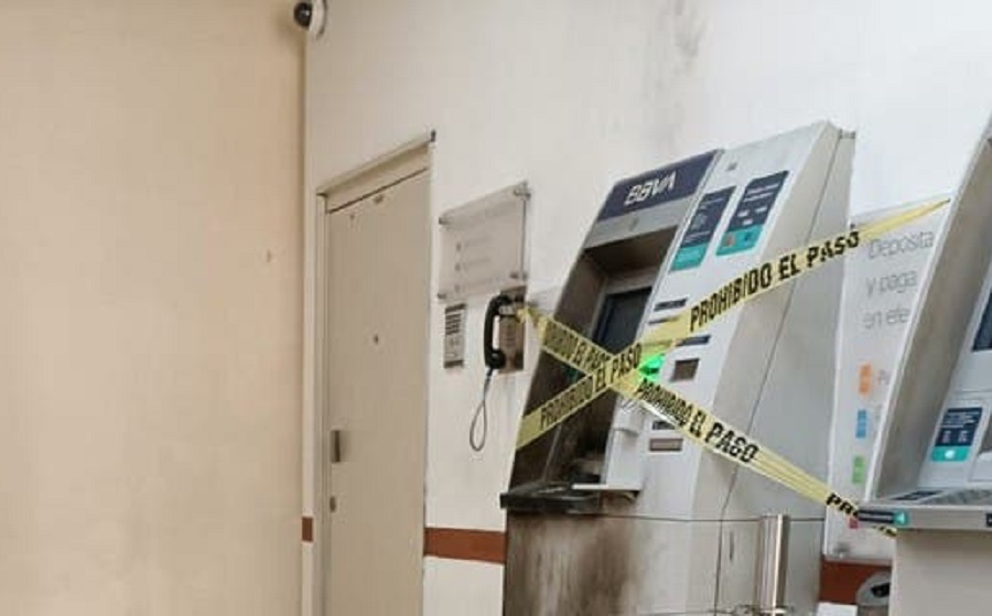 prenden-fuego-a-cajero-automatico-en-Merida