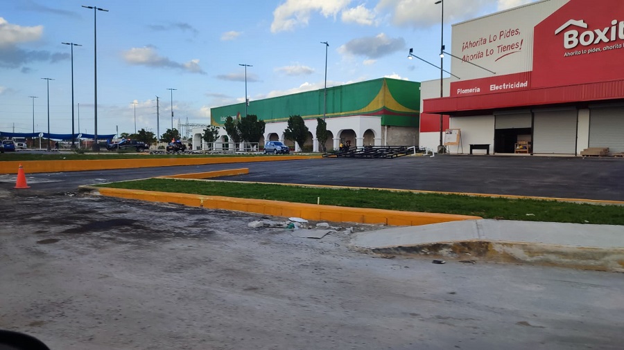 Incendian un bodega Aurrera de Progreso, para robar 20 botellas de