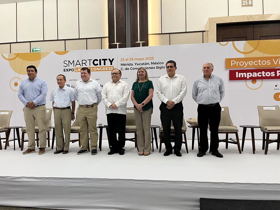 Funcionarios de Yuatán y Manuel Redondo , director de Fira Barcelona México, presentaron el Smart City Expo LATAM Congress. (Martha López Huan) (1)