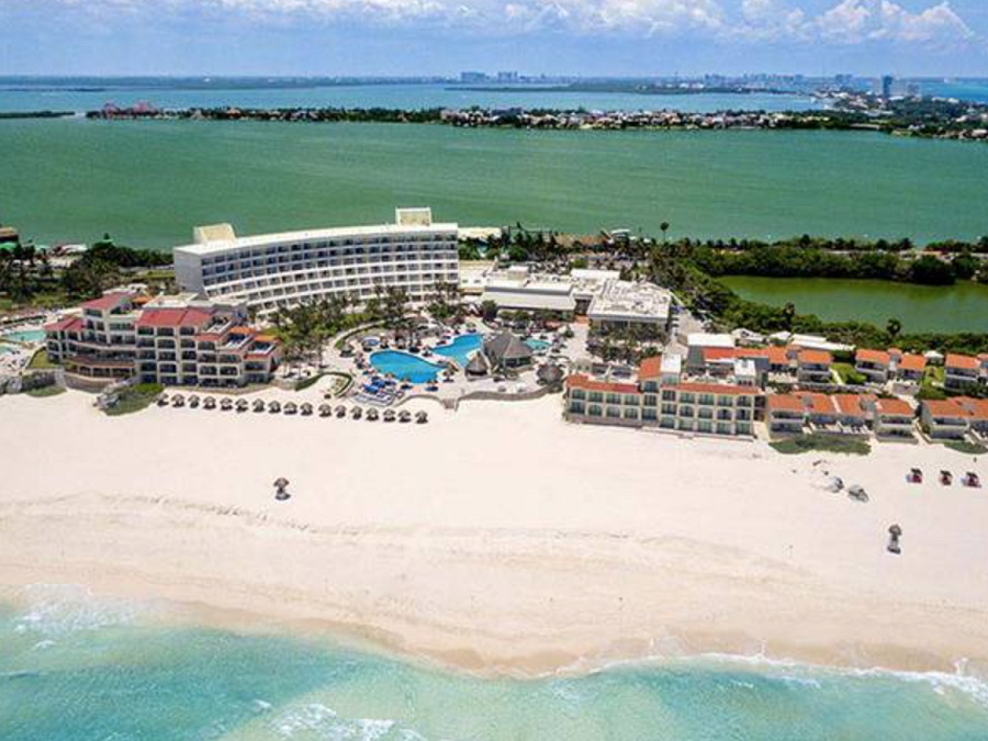 Grand Park Royal Cancún (1)