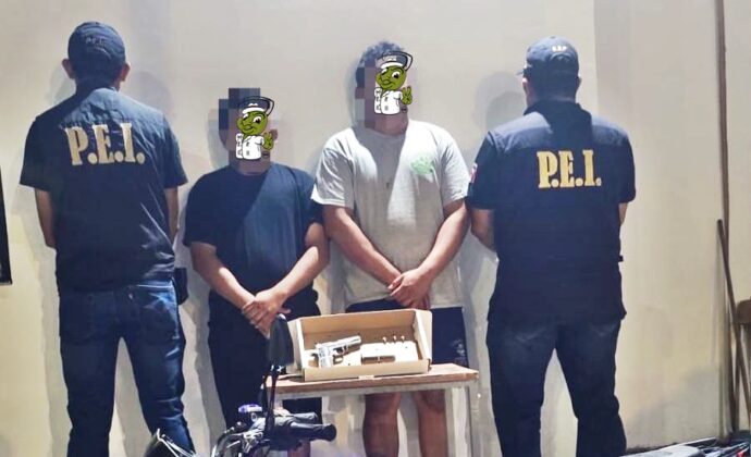 Los rapazuelos Roswell y David camino a una larga condena